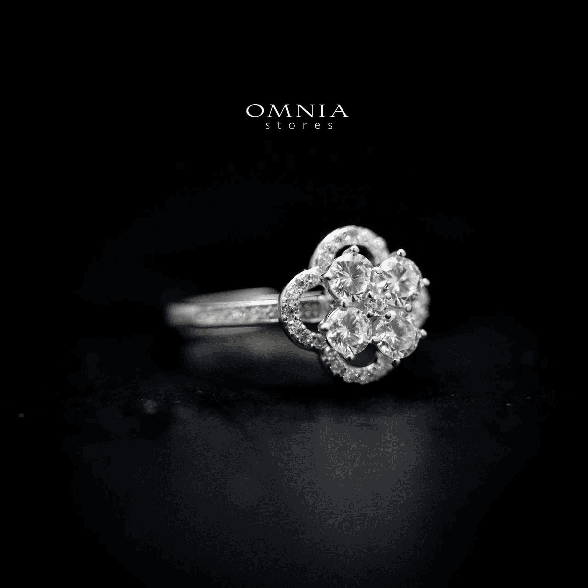 Omnia Afra Floral Ring in 92.5 Silver With High Quality Iced Cut Stone - OMNIASTORES UAE