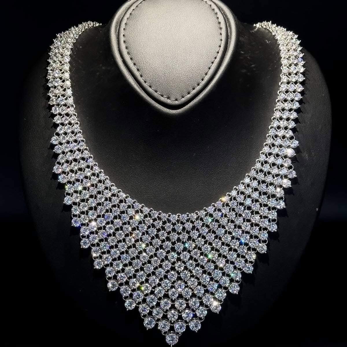 Omnia Luxury Diamond Mesh Necklace in 92.5 Silver with High Quality Simulated Diamonds - OMNIASTORES UAE