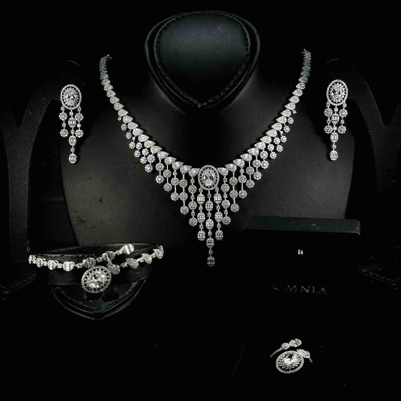 Omnia Manar White Bridal Full Set in 925 Silver High Quality Simulated Diamonds