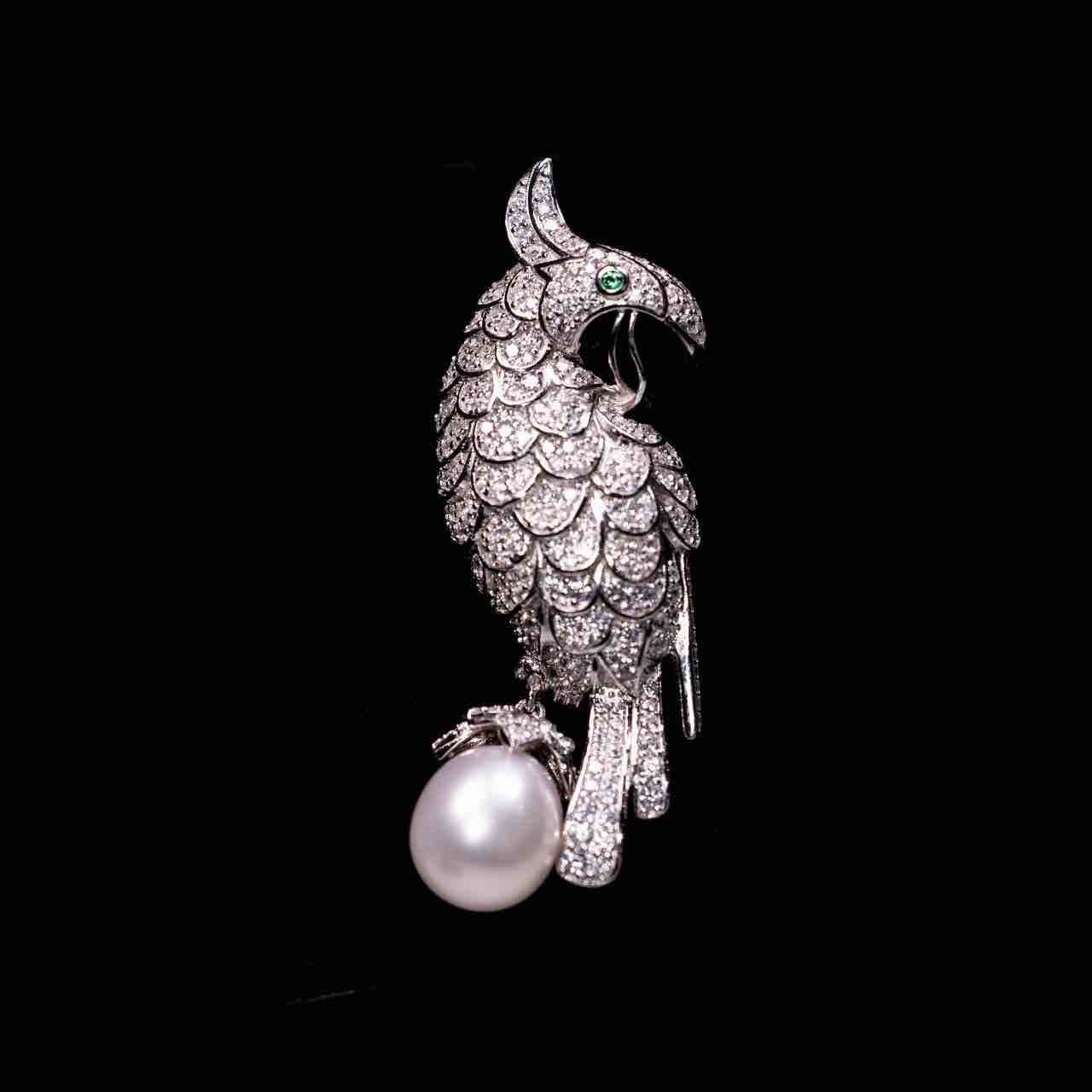 Omnia Najeeba White Pearl Bird Silver Brooch in 925 Silver In High Quality Simulated Diamonds