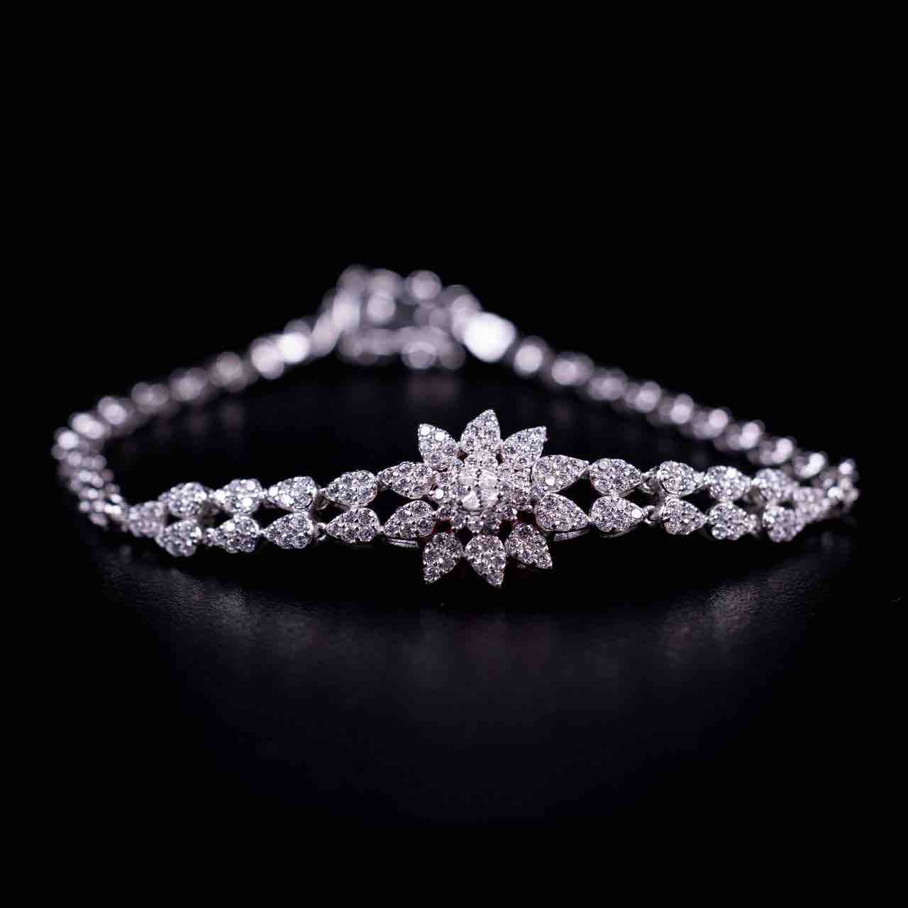 Omnia Nuha White Bridal Full Set in 925 Silver High Quality Simulated Diamonds