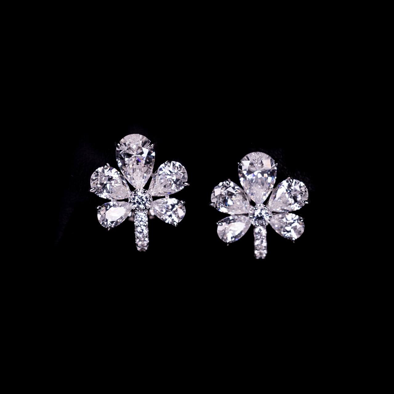 Omnia Raghd Leaf Silver Clip Earrings In 925 Silver High Quality Certified Lab Crafted Stones