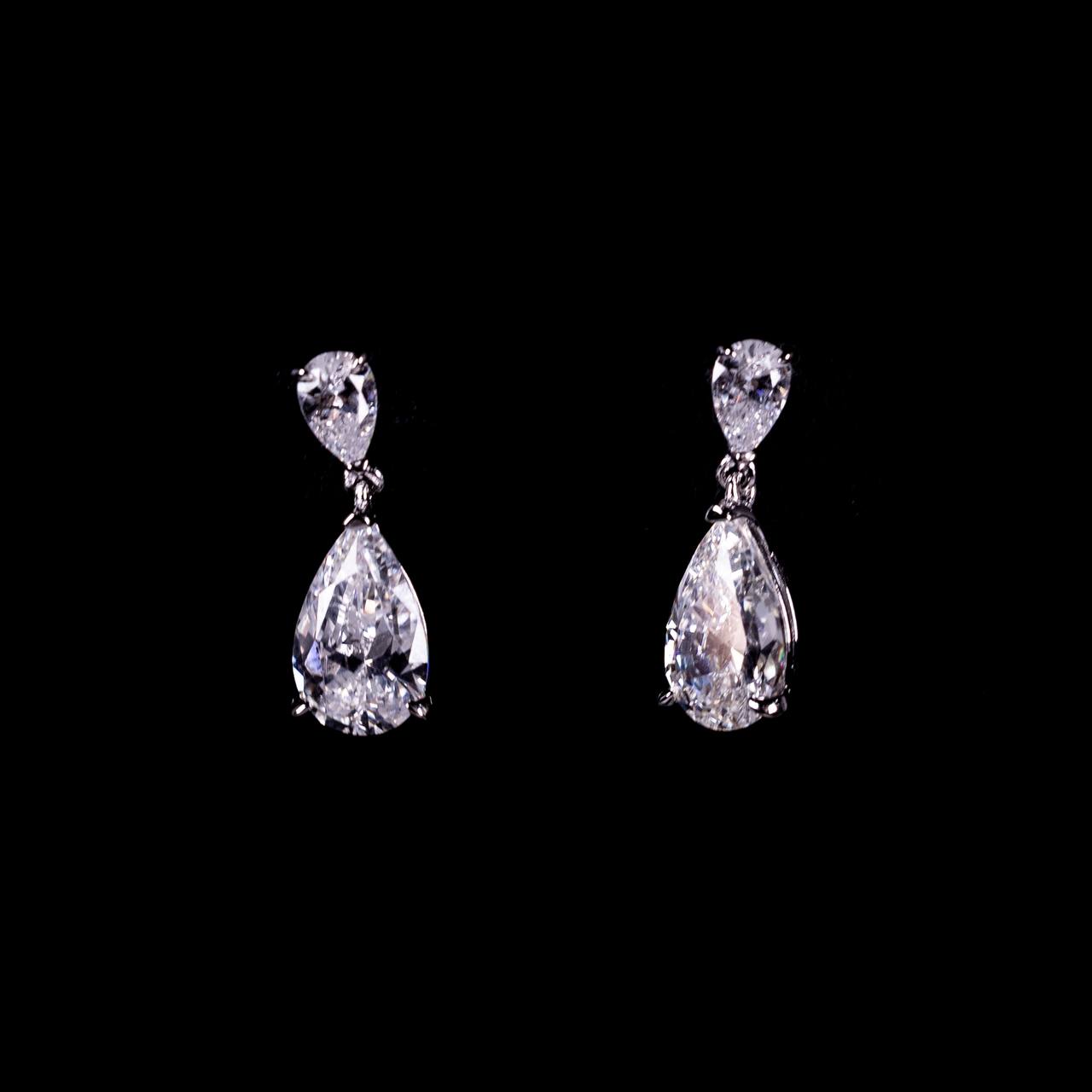 Omnia Rawa White Pear Cut Silver Drop Earrings In 925 Silver High Quality Certified Lab Crafted Stones