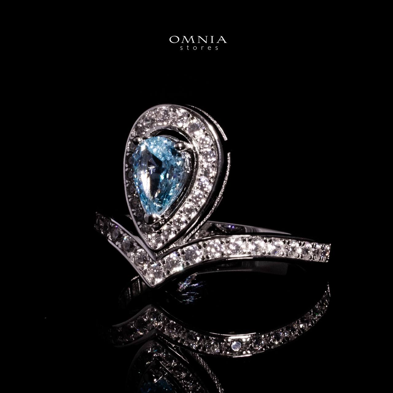 Omnia Alea Sky Blue Silver Ring In 925 Silver With High Quality Lab Crafted Stones