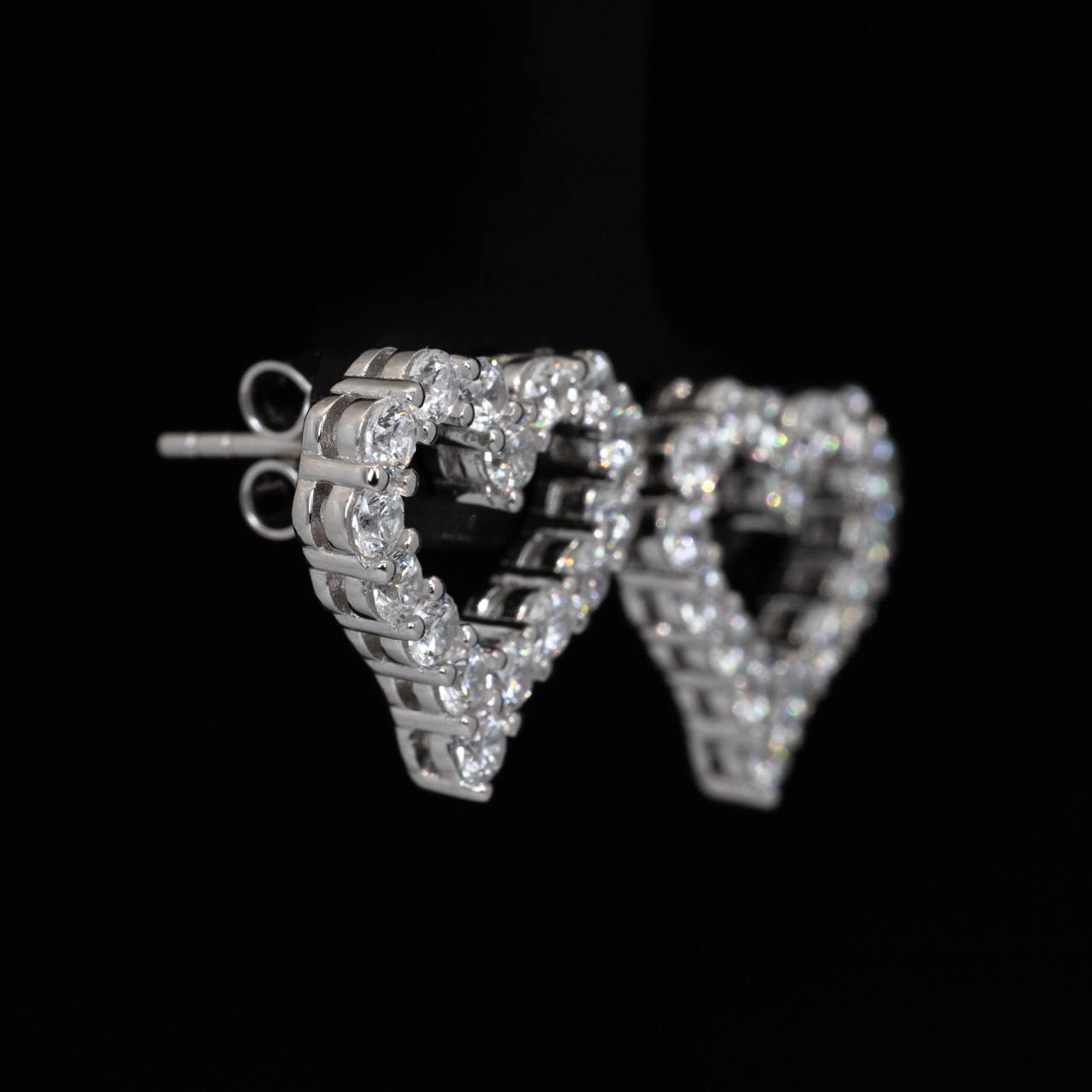 Omnia Noof White Heart Earrings With High Quality Certified Lab Crafted Stones In 925 Silver