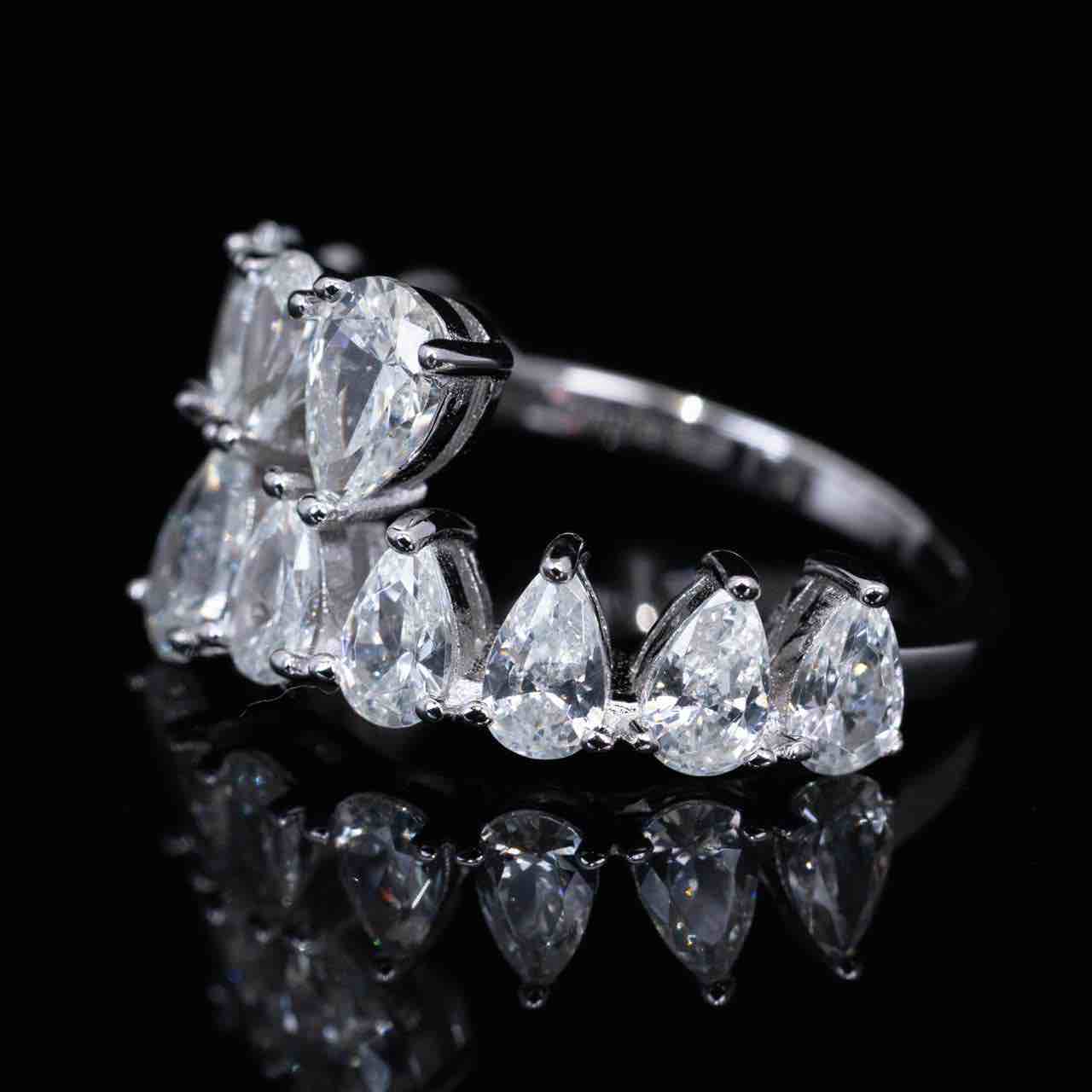 Omnia Hawa White Ring With High Quality Simulated Diamonds In 925 Silver