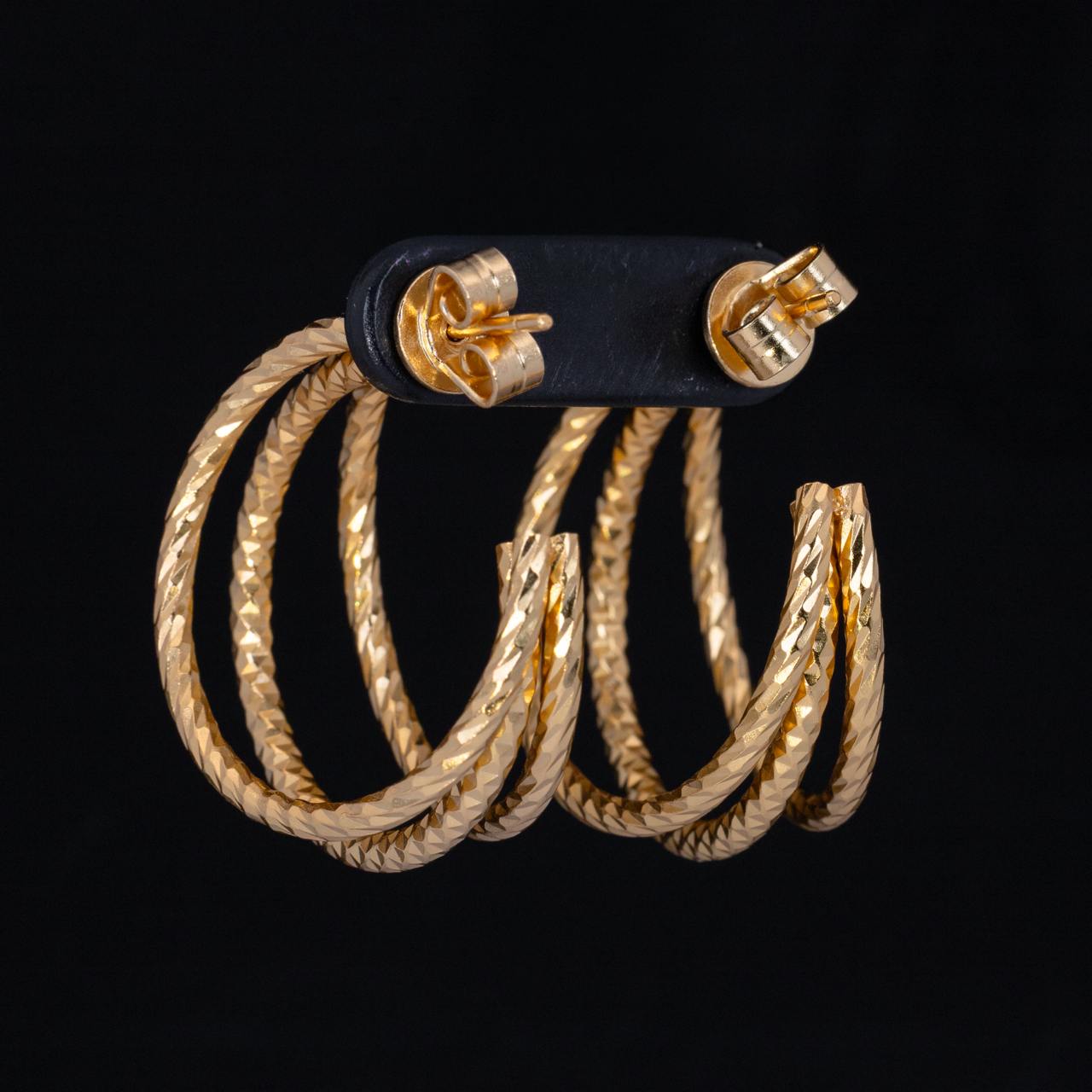 Omnia Amylah Gold Earrings In 925 High Quality Silver