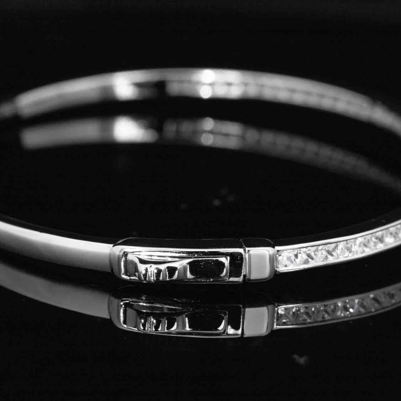 Omnia Faria White Bangle With High Quality Simulated Diamonds In 925 Silver