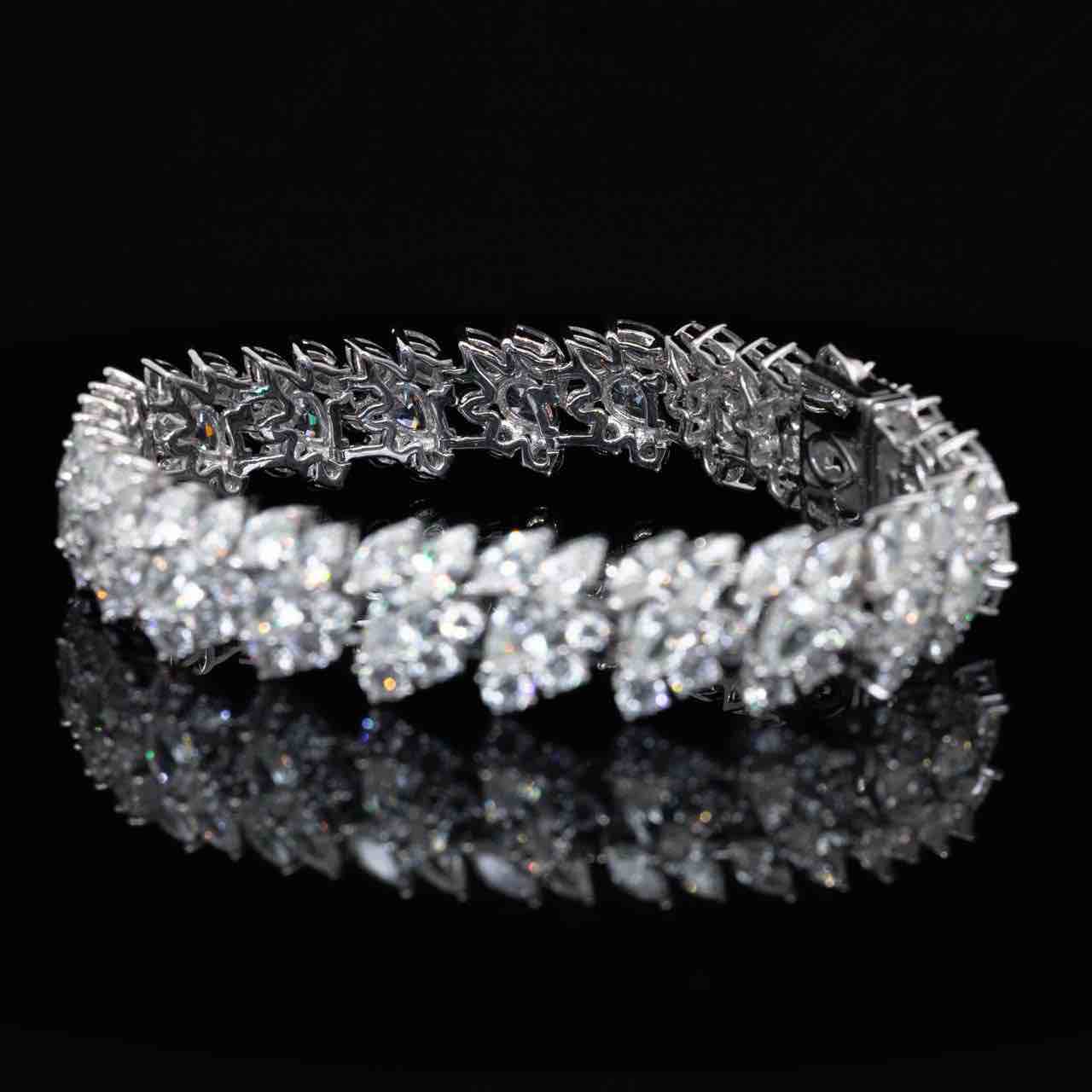 Omnia Maeen White Bracelet With High Quality White Simulated Diamonds Stones in 925 Silver