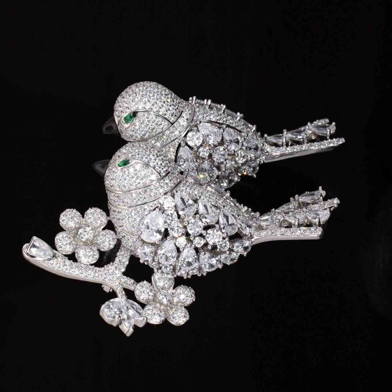 Elyse White Bird Design Brooch With High Quality Simulated Diamonds in 925 Silver - OMNIASTORES UAE