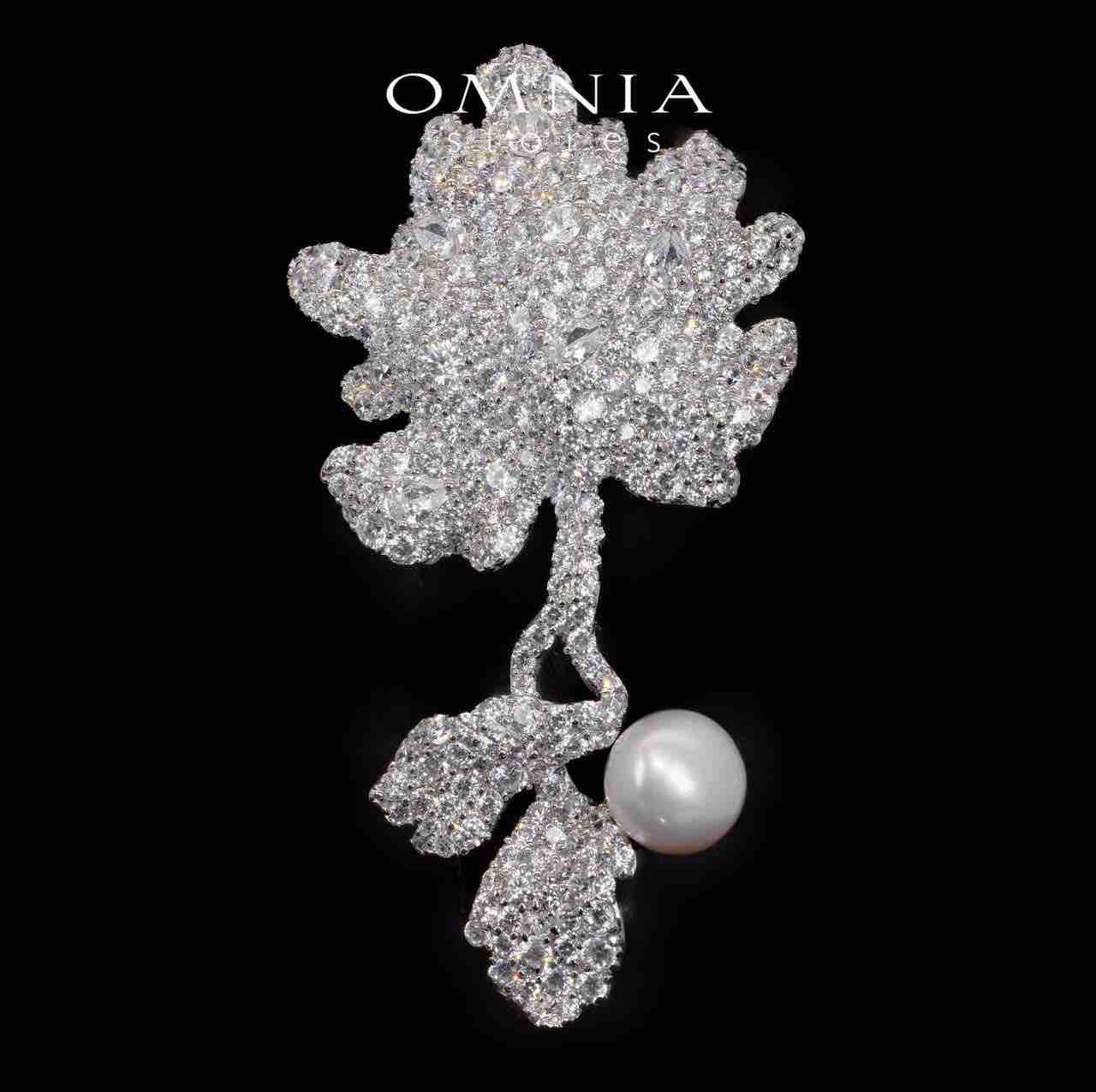 Greta White Floral Fresh Water Real Pearl Brooch With High Quality Simulated Diamonds in 925 Silver - OMNIASTORES UAE