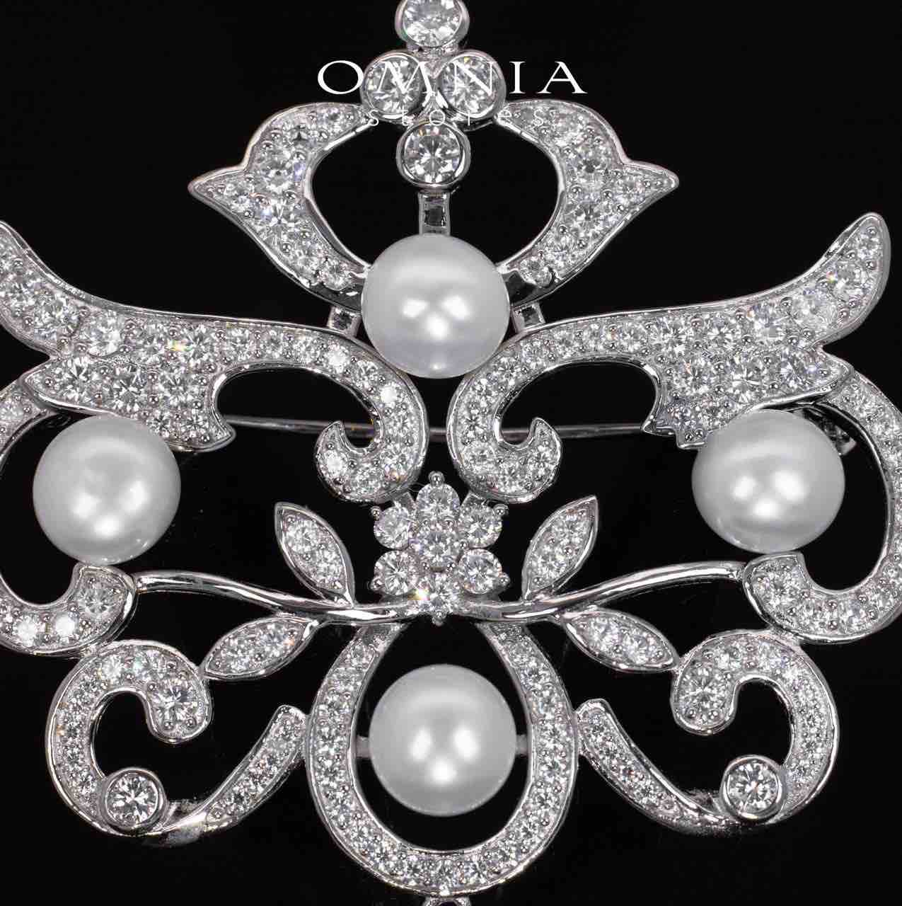Haylee White Fresh Real Water Pearl Brooch With High Quality Simulated Diamonds in 925 Silver - OMNIASTORES UAE