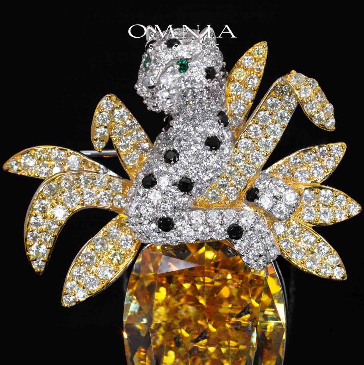 Kaylie Yellow Panther Brooch With High Quality Simulated Diamonds in 925 Silver - OMNIASTORES UAE