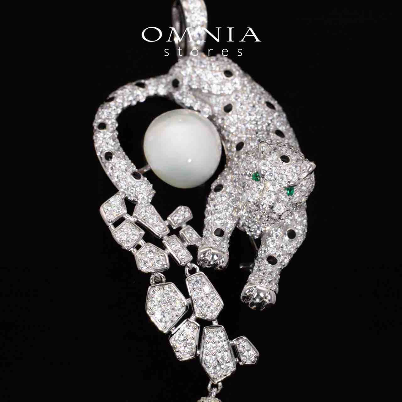 Kaylie White Panther Fresh Real Water Pearl Brooch With High Quality Simulated Diamonds in 925 Silver - OMNIASTORES UAE