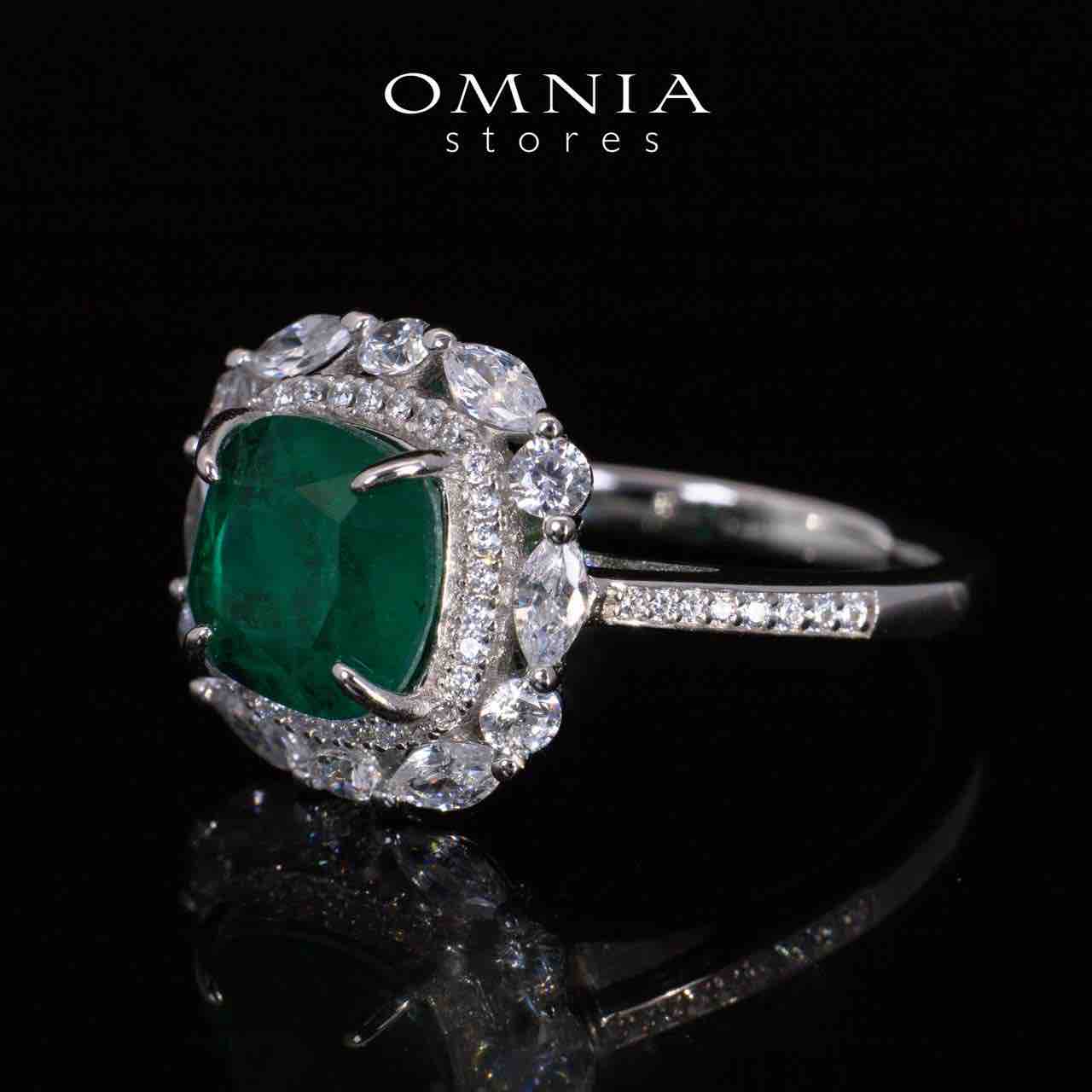 Teresa Green and White Ring With High Quality Simulated Diamonds in 925 Silver - OMNIASTORES UAE