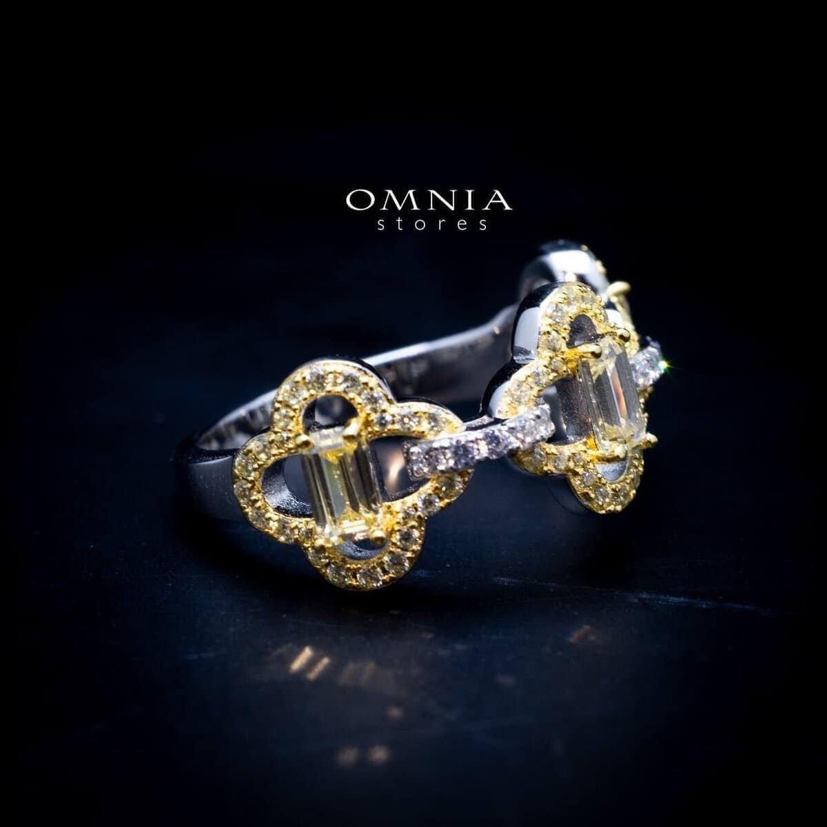 Omnia Amna Gold and White Ring in 92.5 Silver High Quality Simulated diamonds - OMNIASTORES UAE
