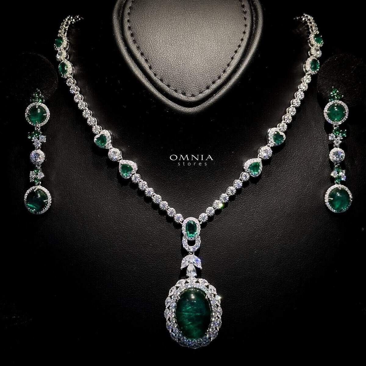 Omnia Victoria Green Necklace and Earring Set in 92.5 Silver with High Quality Simulated Diamonds - OMNIASTORES UAE
