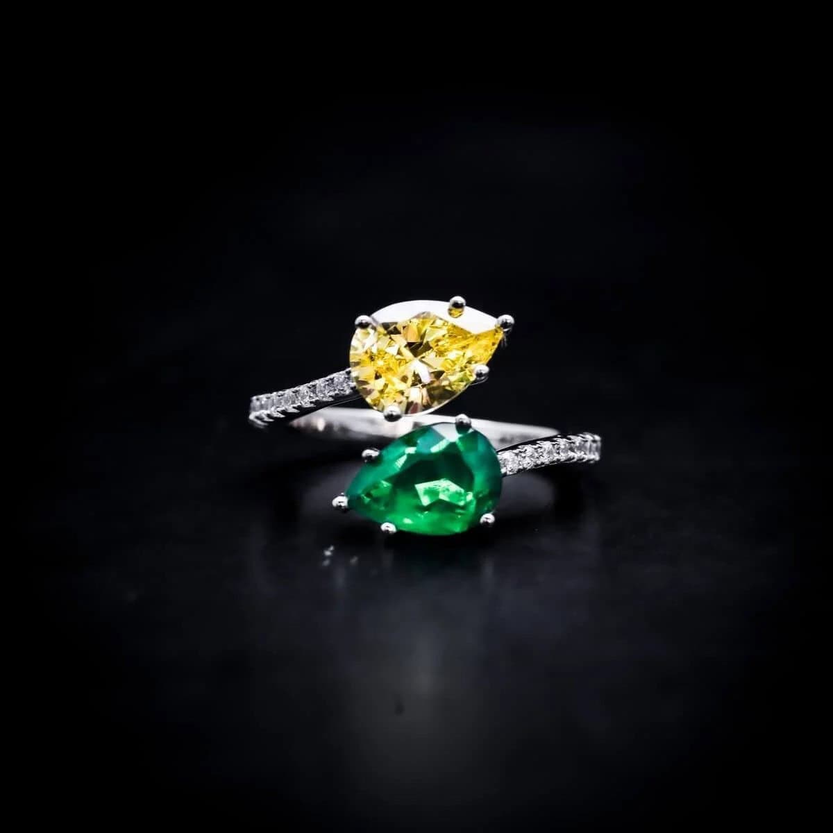 Omnia Darlene Dual Teardrop Ring in 92.5 Silver with High Quality Yellow and Green Simulated Diamonds - OMNIASTORES UAE