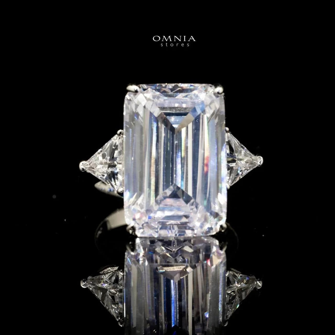 Omnia Darine white Ring 92.5 Silver in High Quality Simulated Diamonds - OMNIASTORES UAE