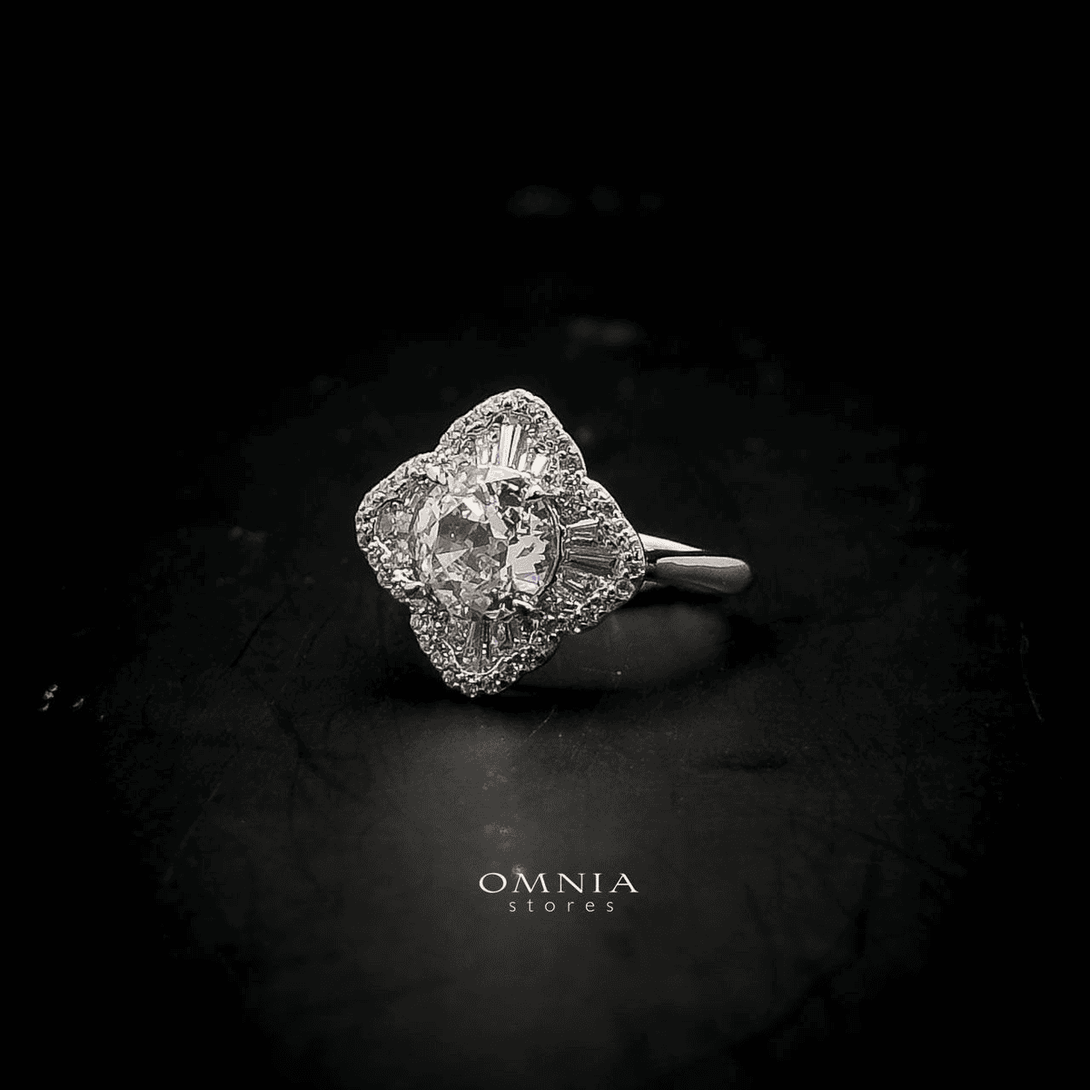 Omnia fayroz Silver Floral Ring in 92.5 Silver with High Quality Iced Cut Stone - OMNIASTORES UAE
