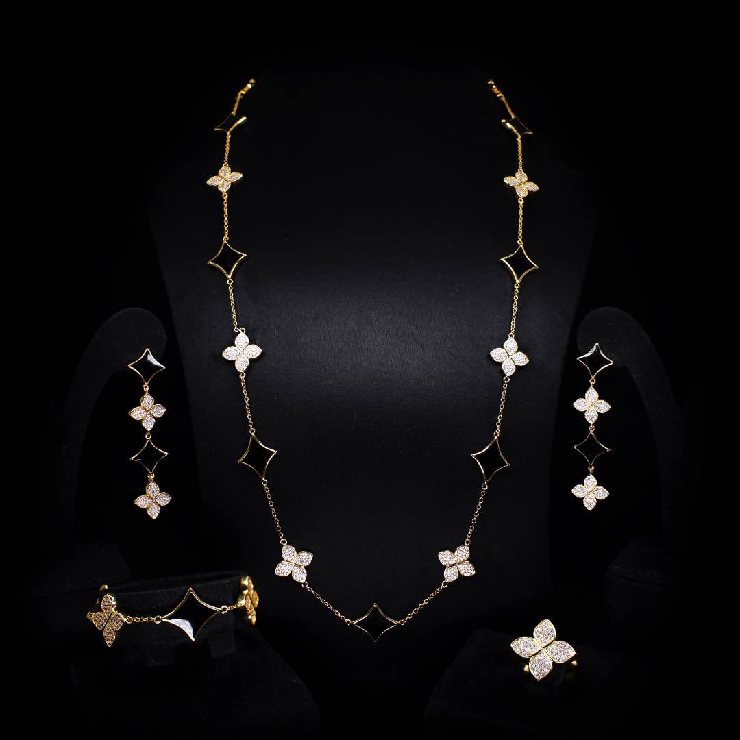 Omnia Golden Clove Black Long Chain Full Set with High-Quality Simulated Diamonds 18k Gold Plated 100cm