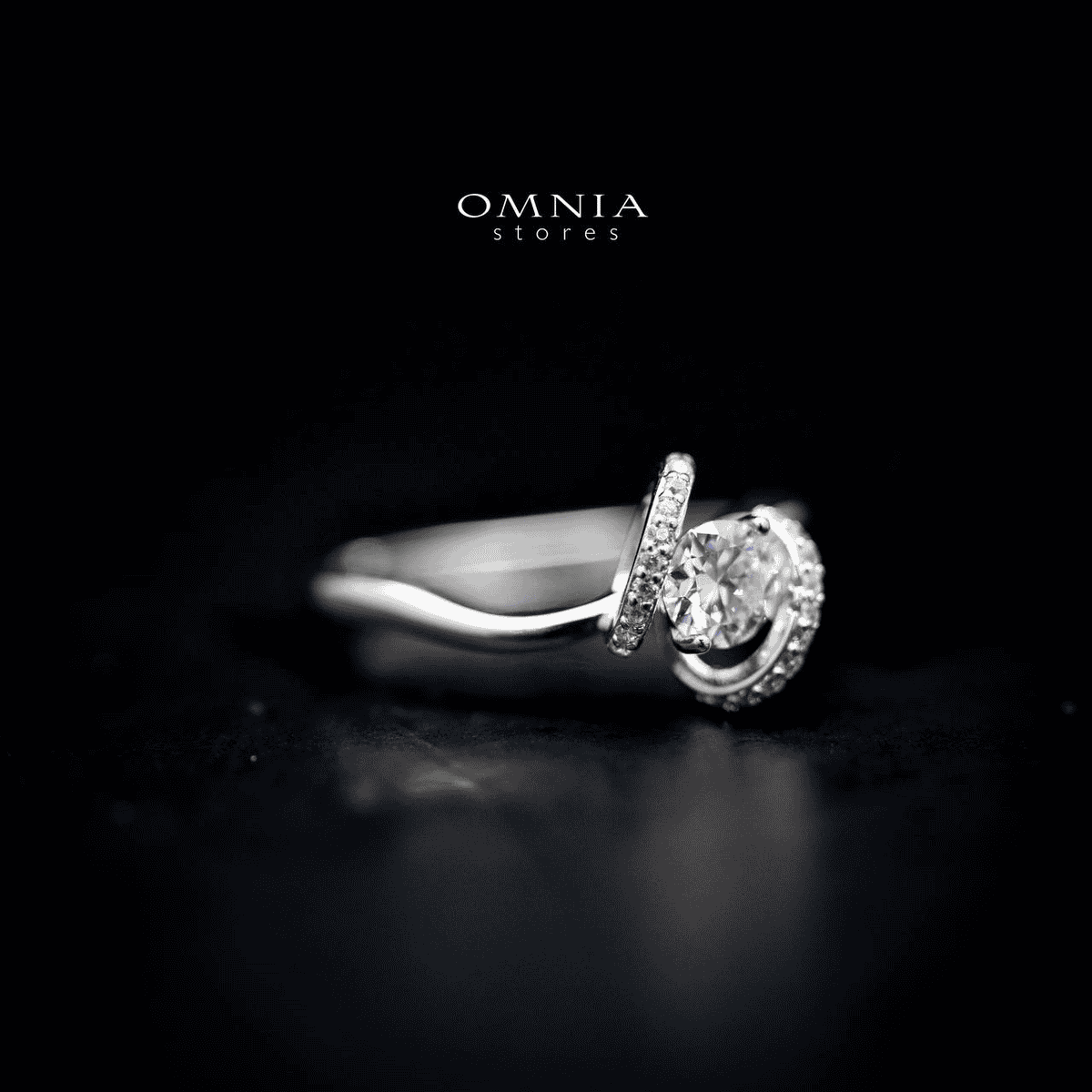 Omnia Evian Swirl Ring in 92.5 Silver with High Quality Moissanite Stone - OMNIASTORES UAE