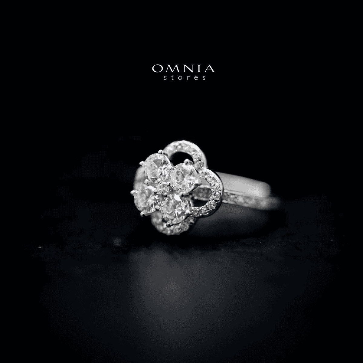 Omnia Afra Floral Ring in 92.5 Silver With High Quality Iced Cut Stone - OMNIASTORES UAE