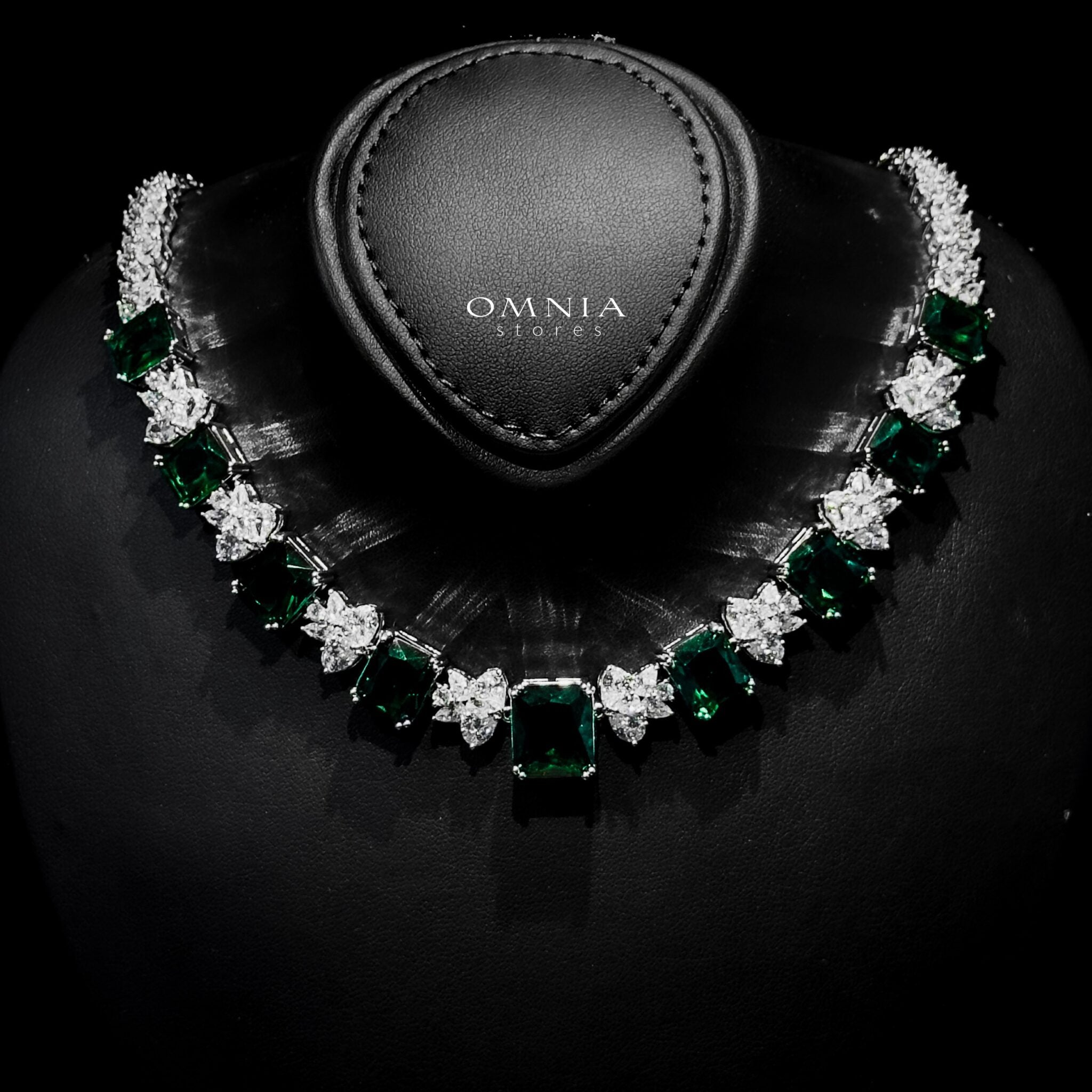 Omnia Amelia Green Bridal Full Set with Emerald and Pear-Cut High-Quality Simulated Diamonds in High-Quality Rhodium Plating