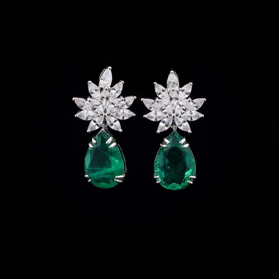 Omnia Cidra Green Earrings in 92.5 Silver High Quality Simulated Diamonds - OMNIASTORES UAE