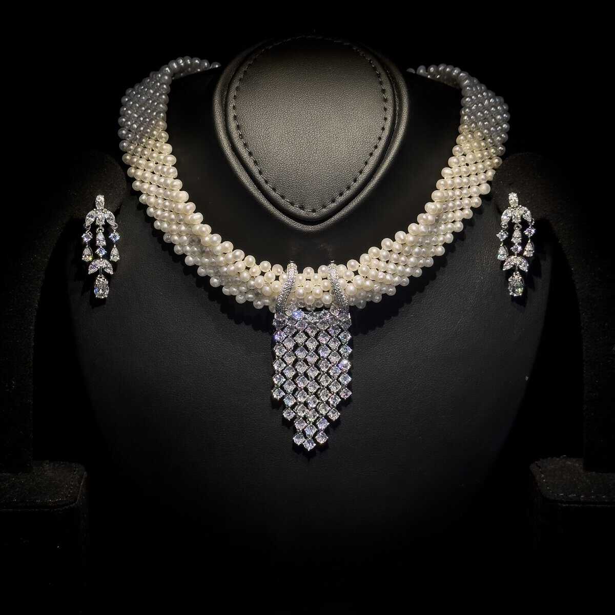 Omnia Angelina Freshwater Pearl Choker Necklace Set with Drop Earrings in 925 Silver - OMNIASTORES UAE
