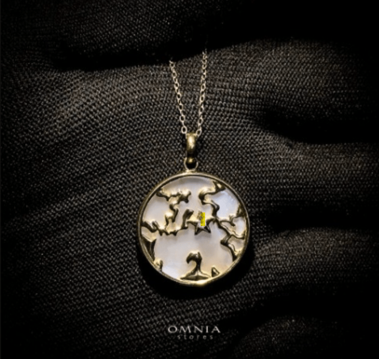 Omnia Celeste Mother of Pearl Pendant Necklace With Star Detail in High Quality Gold Plated - OMNIASTORES UAE