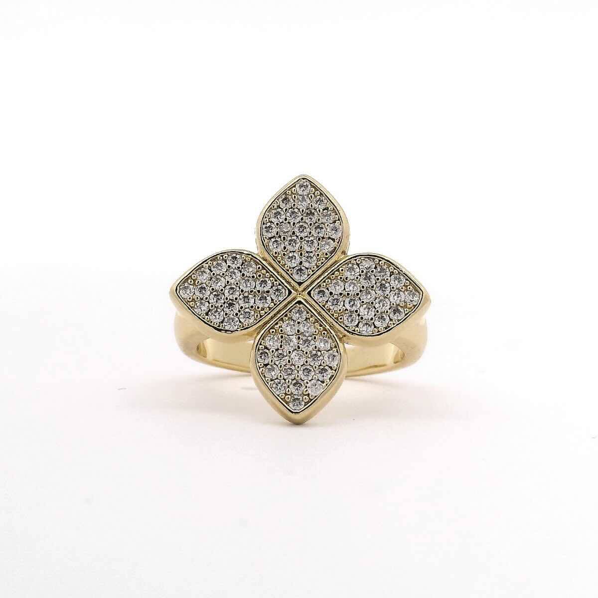 Omnia Golden Clove Set with High-Quality Simulated Diamonds Gold Plated - OMNIASTORES UAE