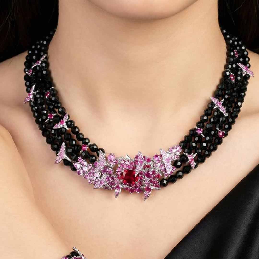 قلادة من خرز زهرة أومنيا الأسود من الفضة عيار 925 مرصعة بألماس صناعي عالي الجودة