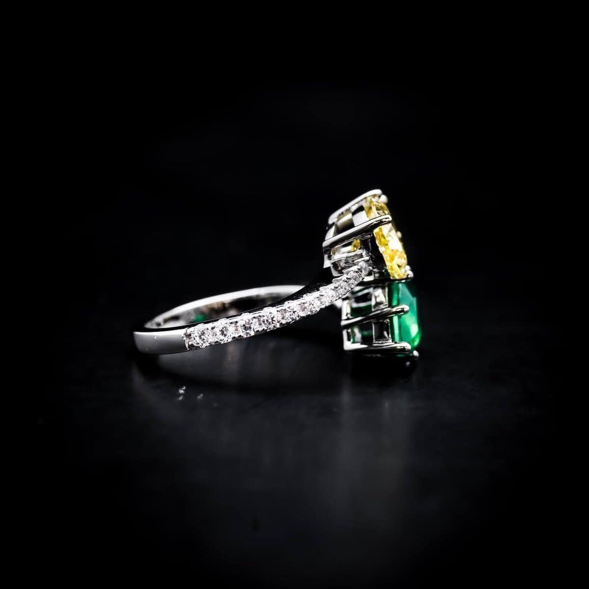 Omnia Darlene Dual Teardrop Ring in 92.5 Silver with High Quality Yellow and Green Simulated Diamonds - OMNIASTORES UAE
