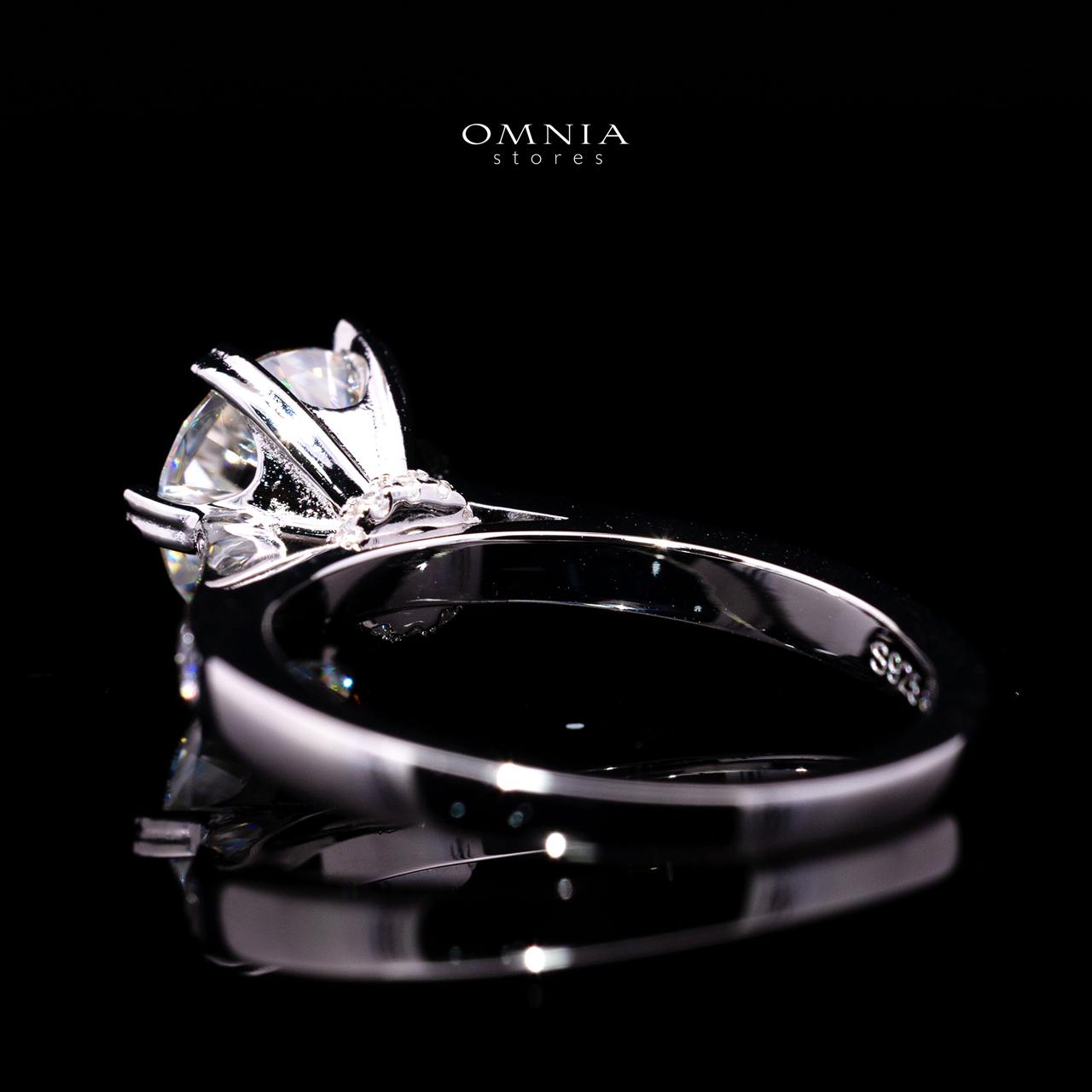 Frances 5mm Round Moissanite Ring (0.5 CT) with Certificate in 925 Sterling Silver