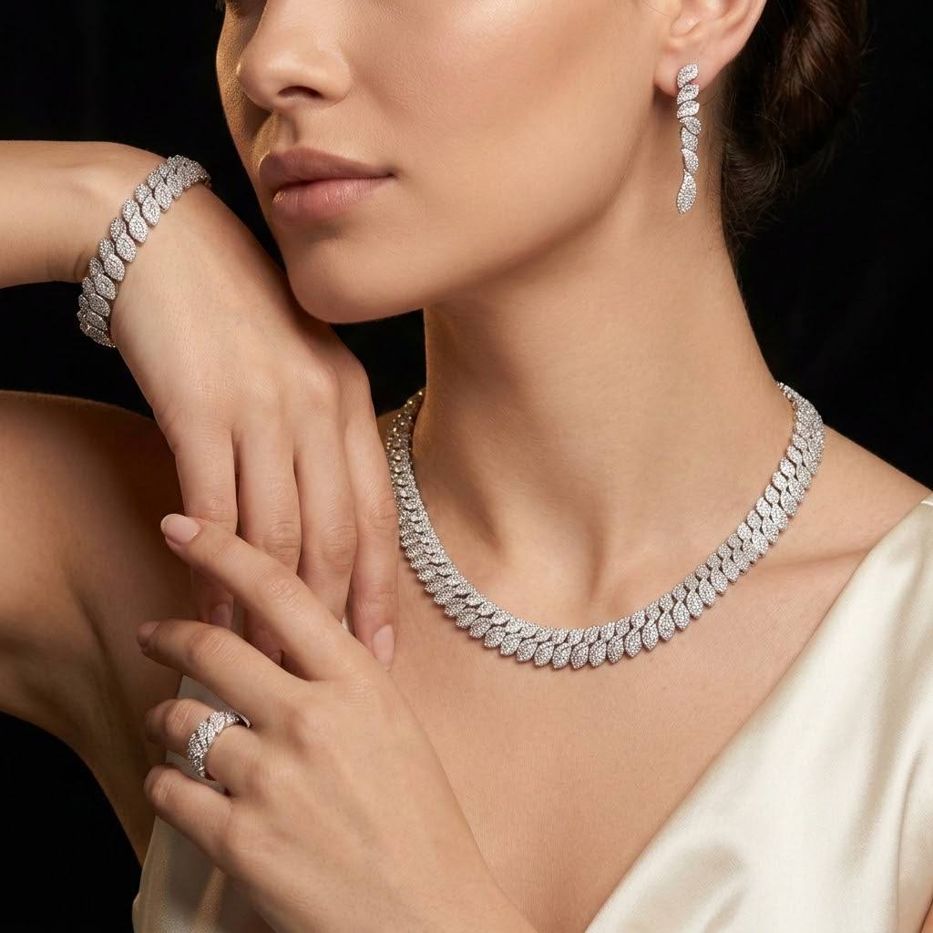 طقم زفاف فاخر أبيض من أمنية مينا، مرصع بأحجار الزركون عالية الجودة ومطلي بالروديوم.