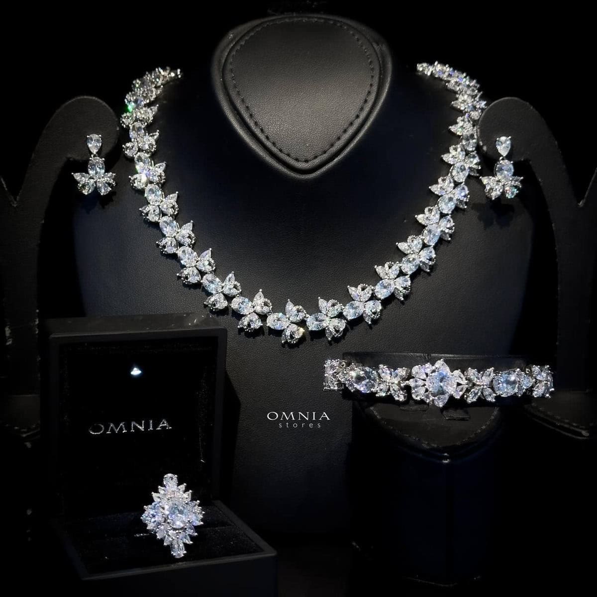 Omnia Muna White Bridal Full Set in High Quality Simulated Diamonds - OMNIASTORES UAE