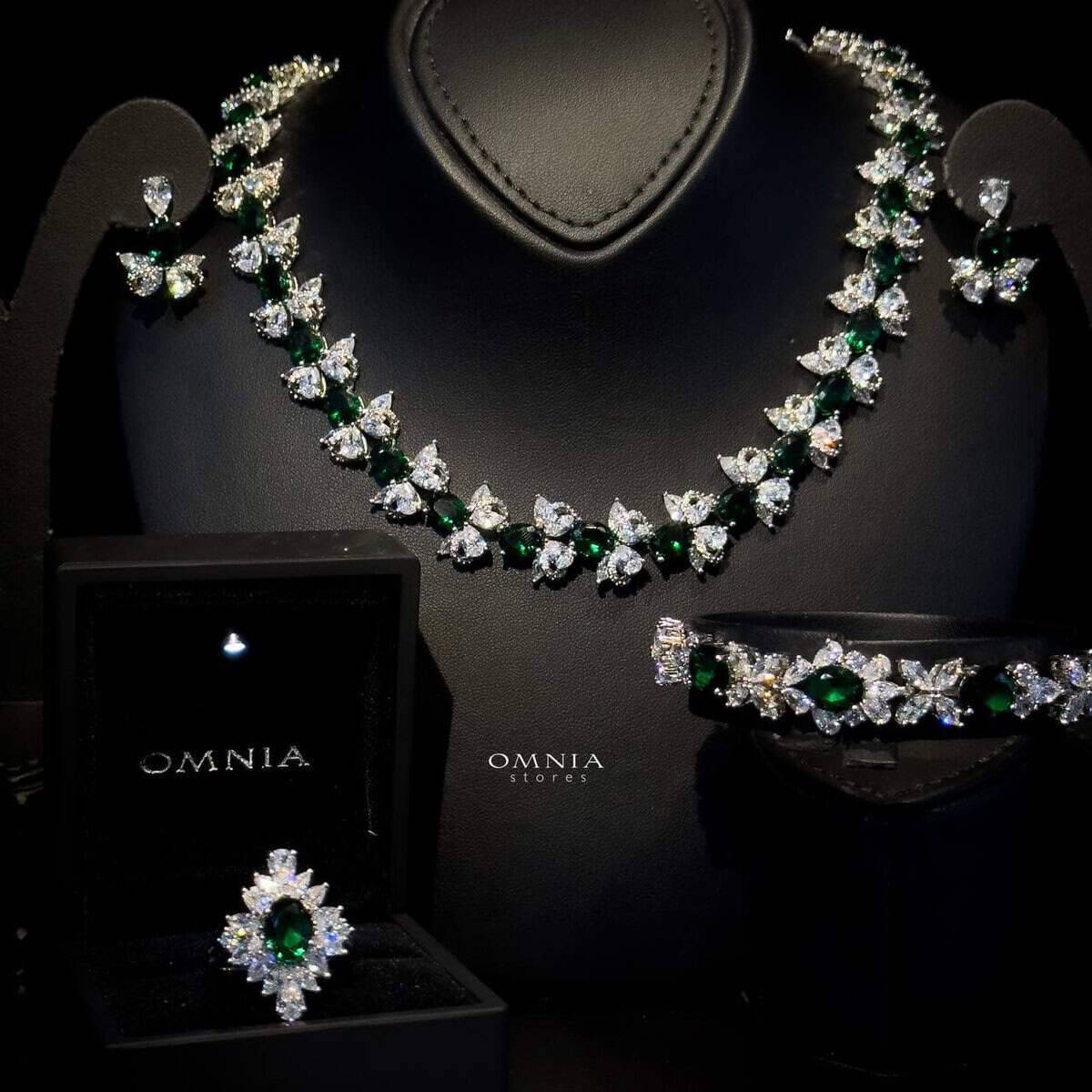Omnia Muna Green Bridal Full Set in High Quality Simulated Diamonds - OMNIASTORES UAE