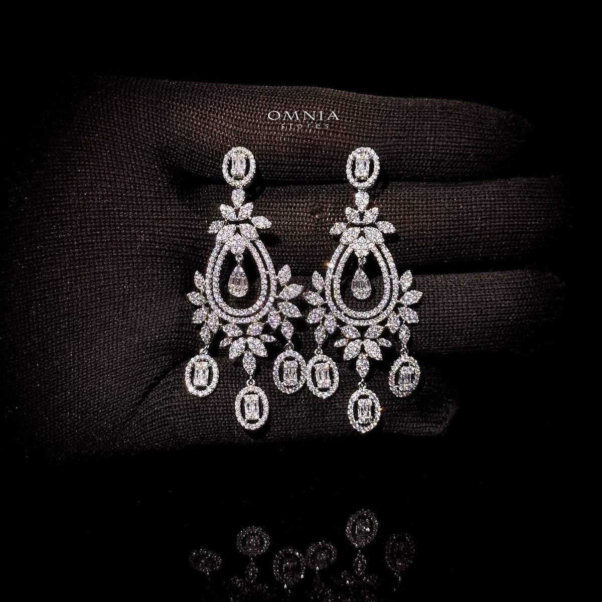 Omnia Shamcey White Earrings in High Quality Zircon Stone in Rhodium Plated - OMNIASTORES UAE