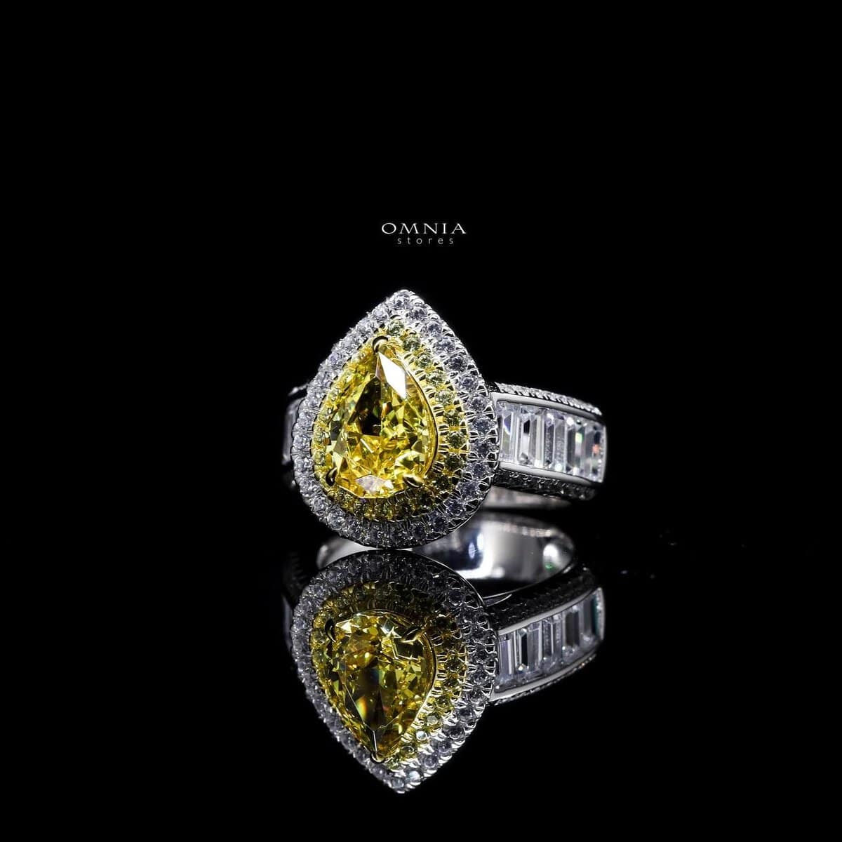 Omnia Anood Ring 2.00 Carat in 925 Silver High Quality Simulated Diamonds - OMNIASTORES UAE