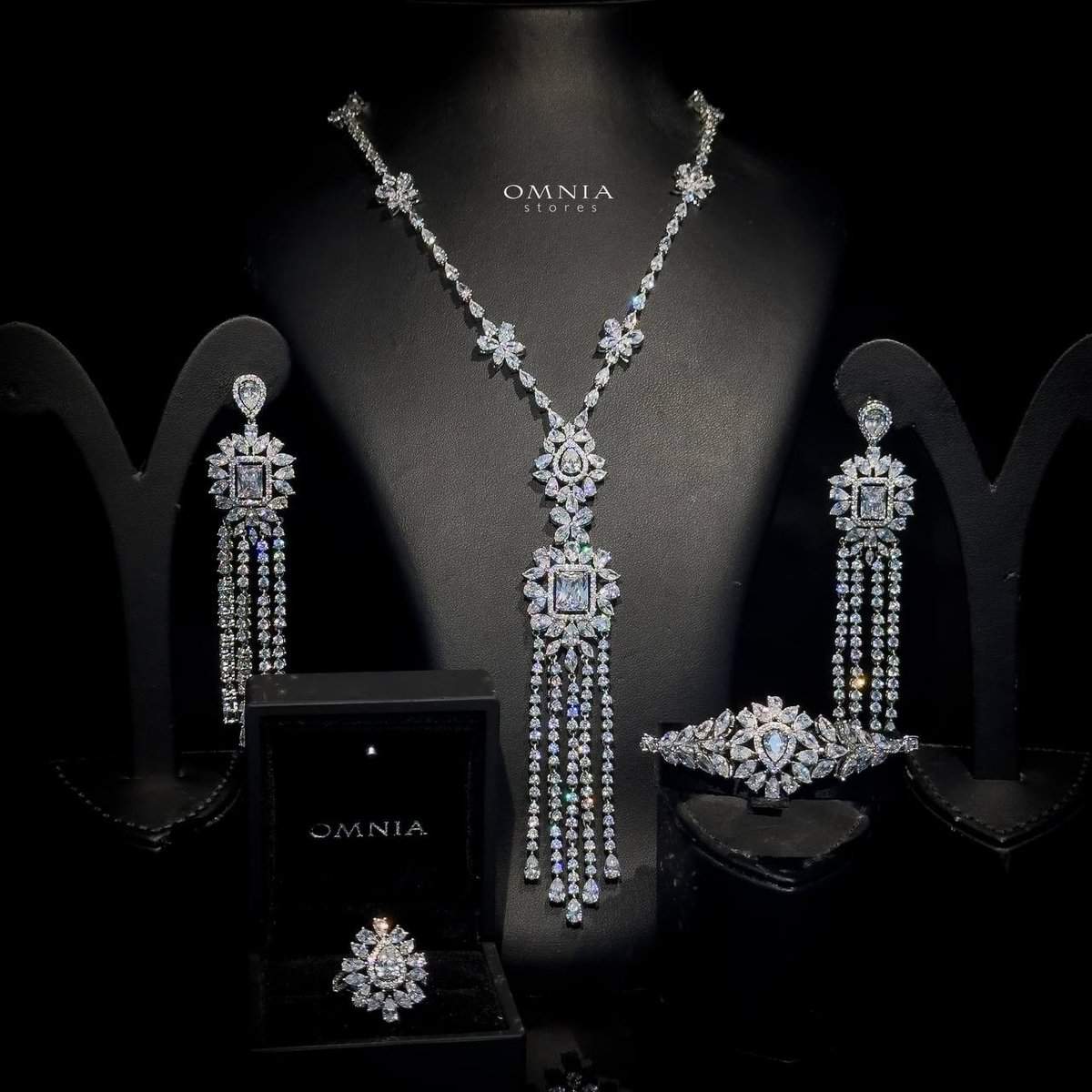 Omnia Raghad Long chain Set High Quality Zircon Stone In Rhodium Plated - OMNIASTORES UAE