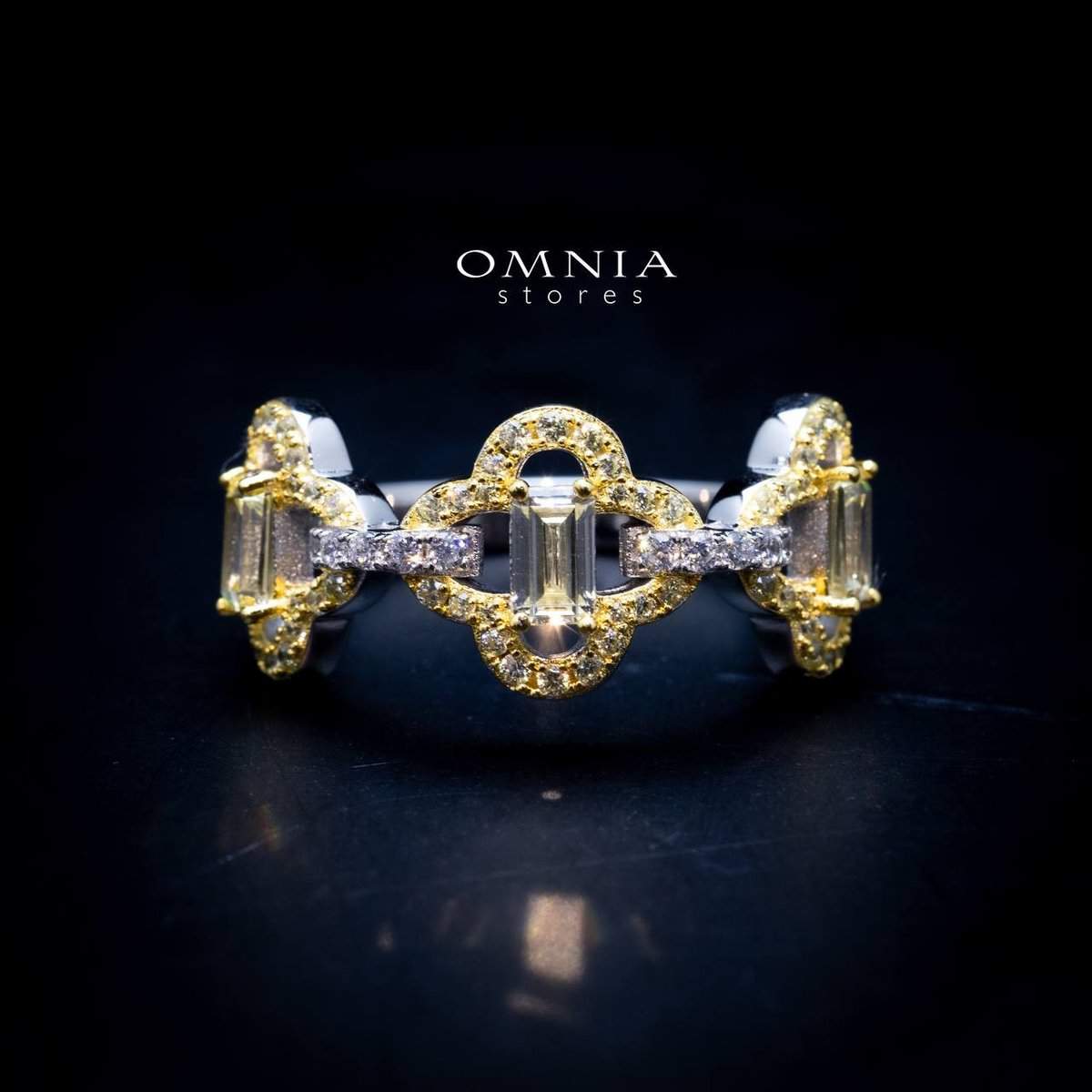 Omnia Amna Gold and White Ring in 92.5 Silver High Quality Simulated diamonds - OMNIASTORES UAE