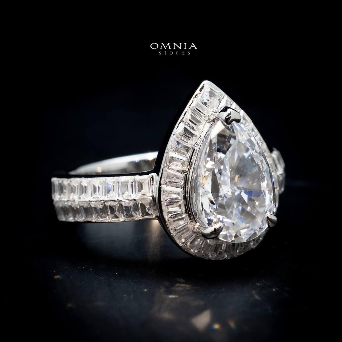 Omnia Asma Ring in 92.5 Silver High Quality Simulated Diamonds - OMNIASTORES UAE