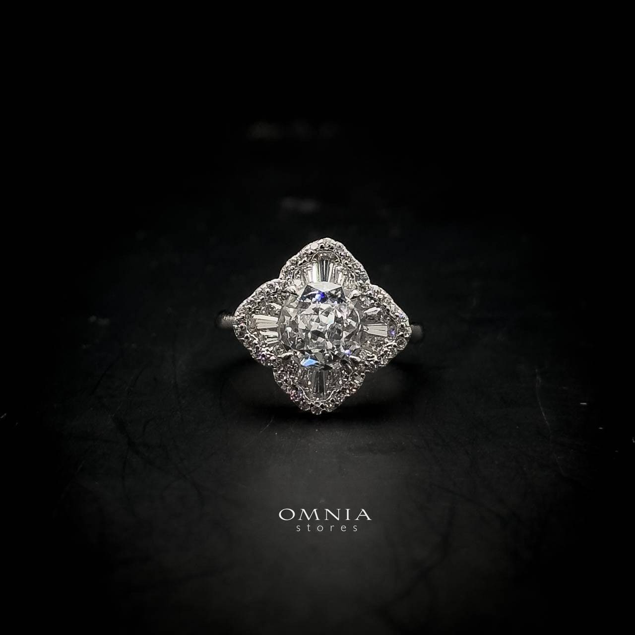 Omnia fayroz Silver Floral Ring in 92.5 Silver with High Quality Iced Cut Stone - OMNIASTORES UAE