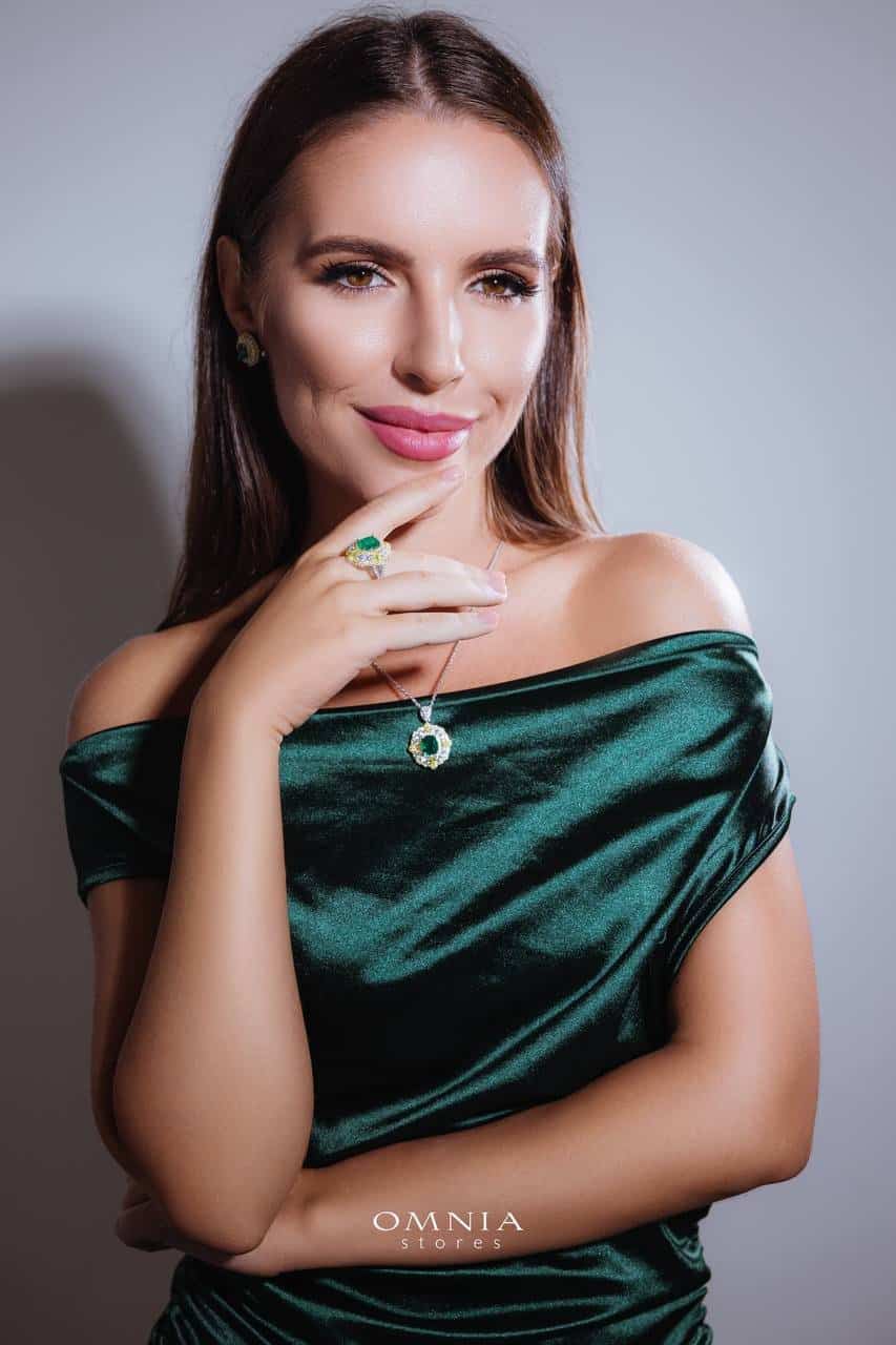 Omnia Maliya Green Ring in 92.5 Silver High Quality Simulated Diamonds - OMNIASTORES UAE