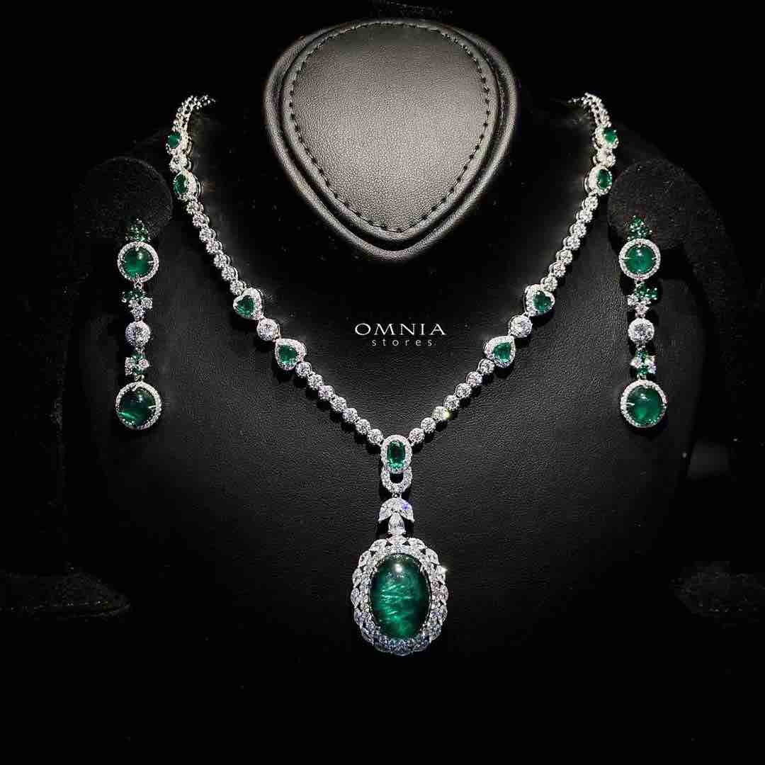 Omnia Victoria Green Necklace and Earring Set in 92.5 Silver with High Quality Simulated Diamonds