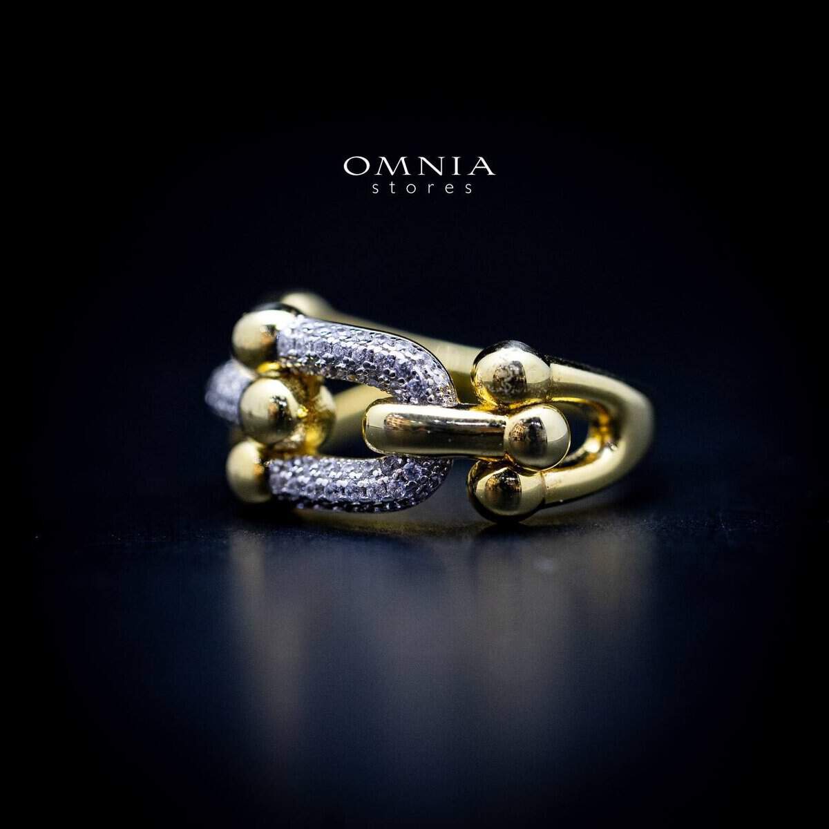 Omnia Amaya Chain Link Ring in 92.5 Silver with High Quality Simulated Diamonds - OMNIASTORES UAE