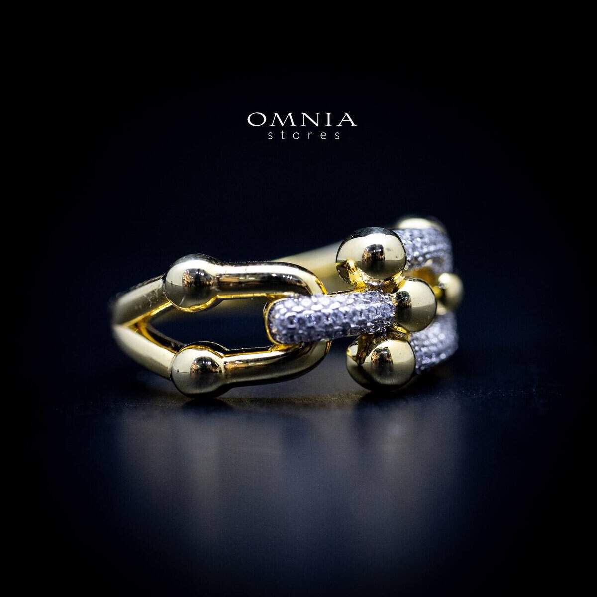 Omnia Amaya Chain Link Ring in 92.5 Silver with High Quality Simulated Diamonds - OMNIASTORES UAE