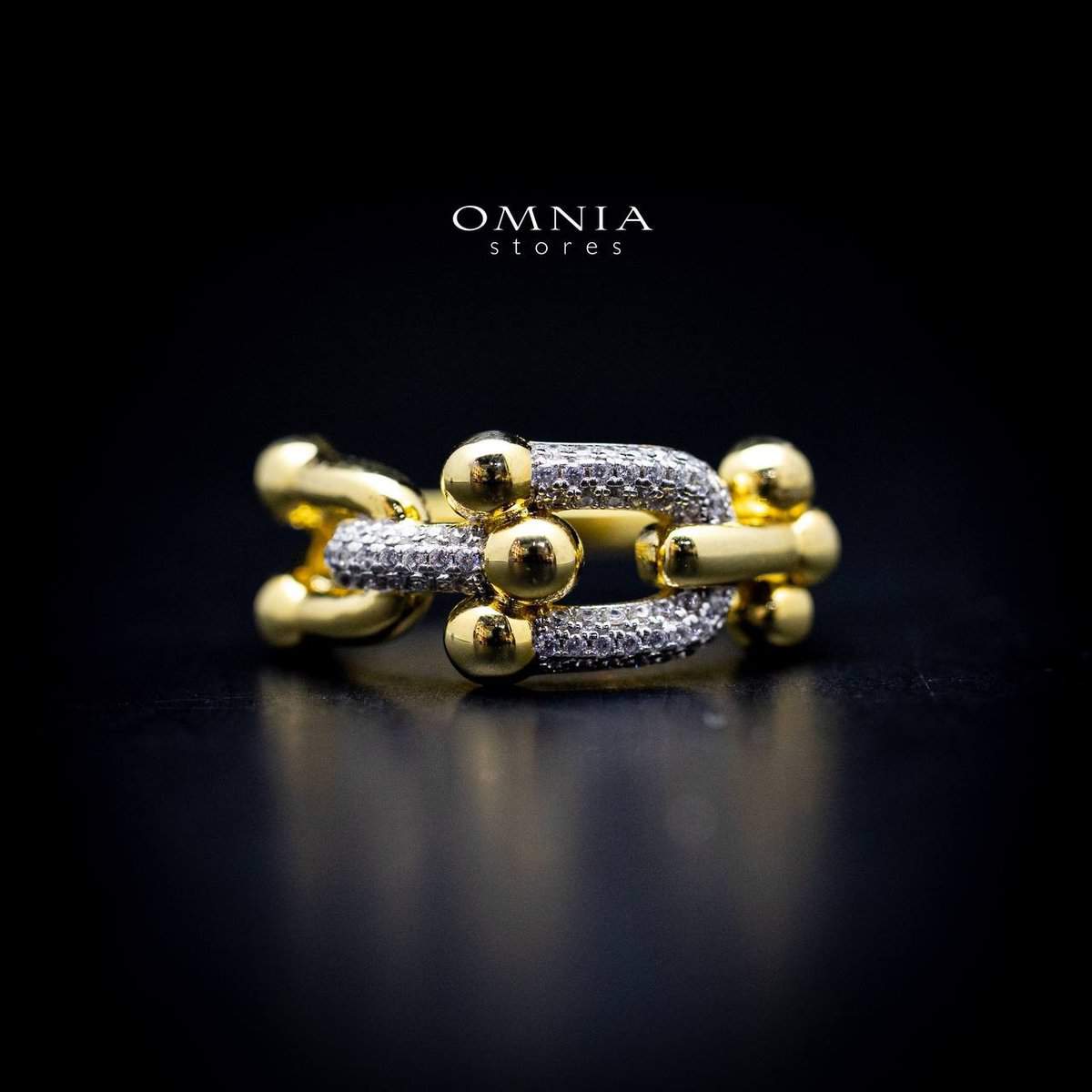Omnia Amaya Chain Link Ring in 92.5 Silver with High Quality Simulated Diamonds - OMNIASTORES UAE