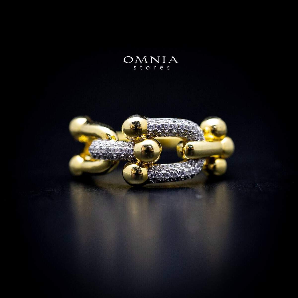 Omnia Amaya Chain Link Ring in 92.5 Silver with High Quality Simulated Diamonds - OMNIASTORES UAE